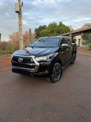 TOYOTA HILUX 2.8 D-4D TURBO DIESEL CD SRV 4X4 AUTOMÁTICO